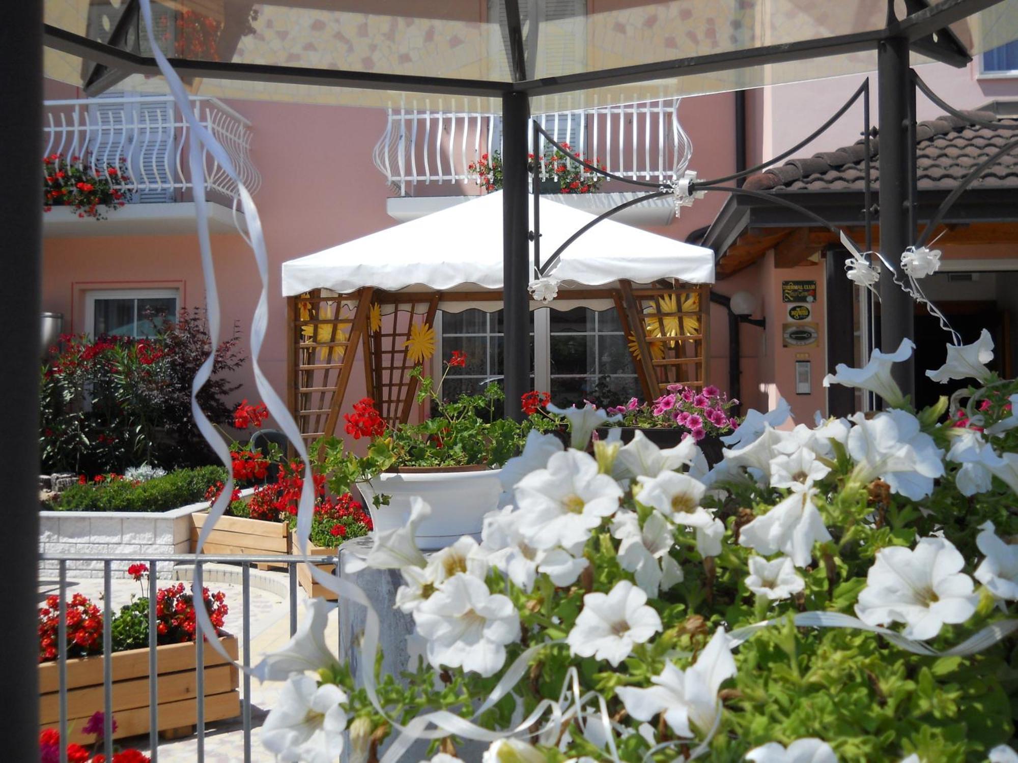 Hotel Bellaria Levico Terme Dış mekan fotoğraf